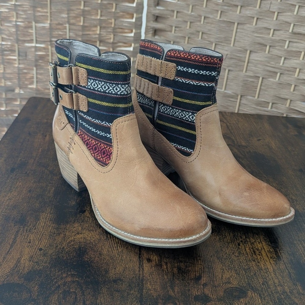 Cat Footwear Willa Sunny Tan Leather Woven Ankle Boots Sz 7 Western Festival